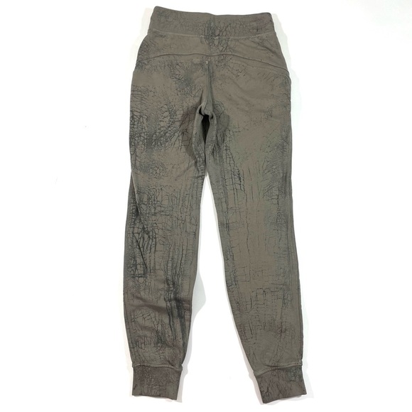 Lululemon Warm Down Jogger Sweats Thread Dye Rover Black - Picture 3 of 8